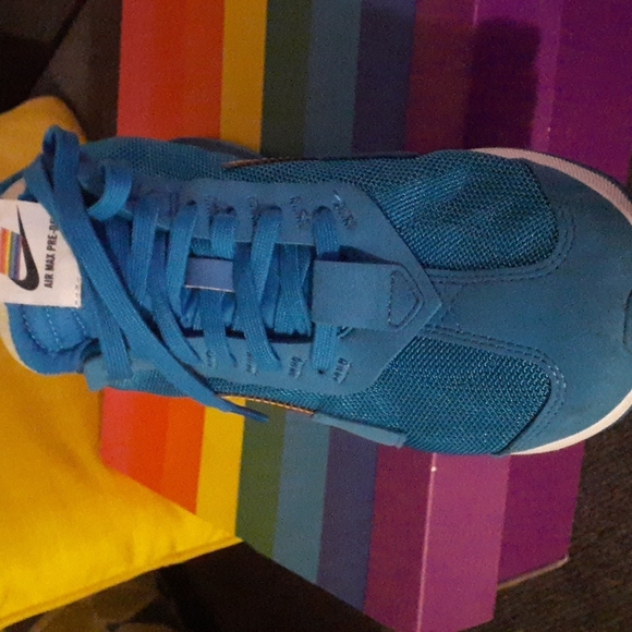 LGBTQ inspired Air Max - Picture 2 of 5